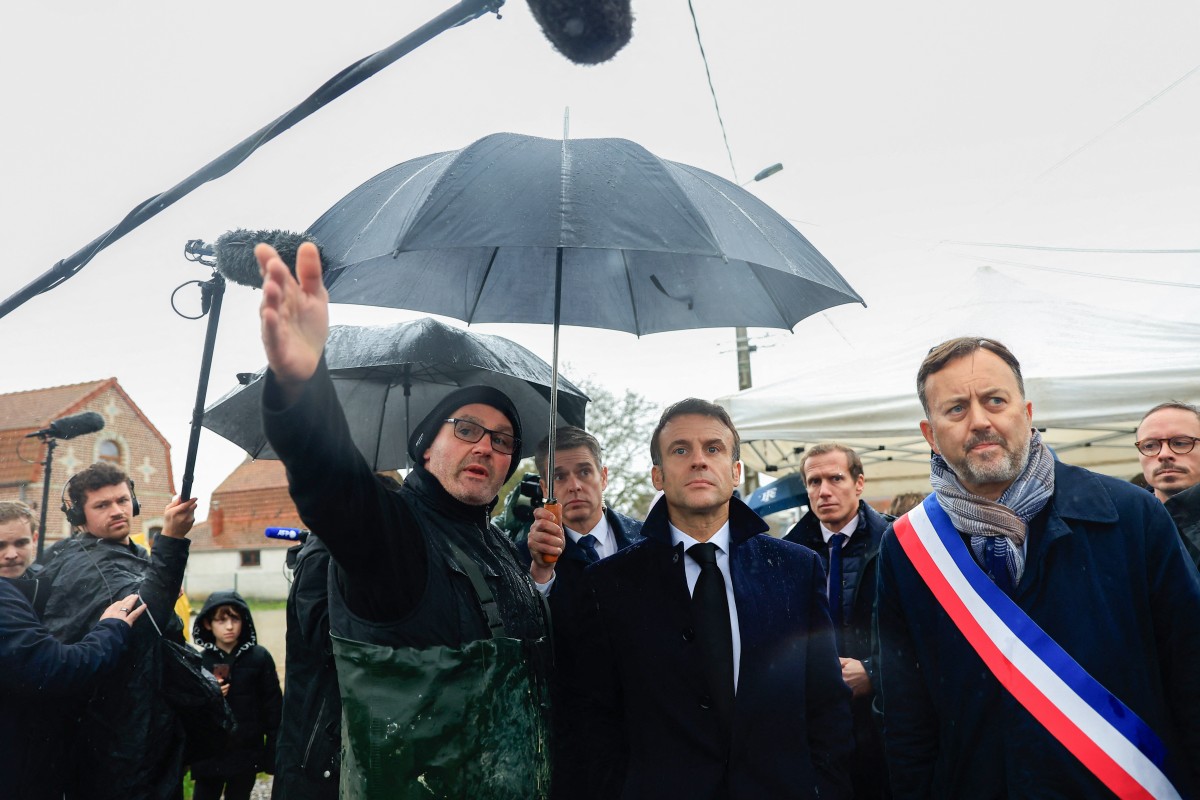 Pas-de-Calais: l'eau remonte avec les pluies, Macron promet 50 millions