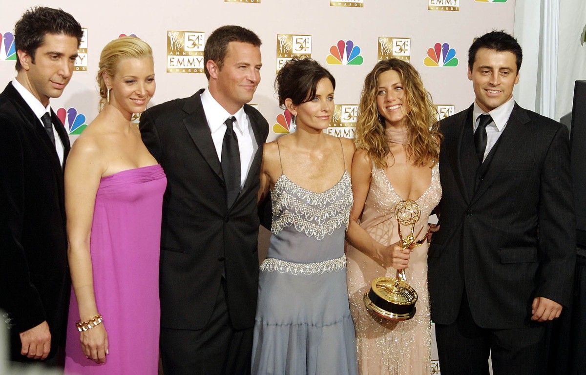 «Friends»: Aniston, Schwimmer et Kudrow rendent à leur tour hommage à Matthew Perry