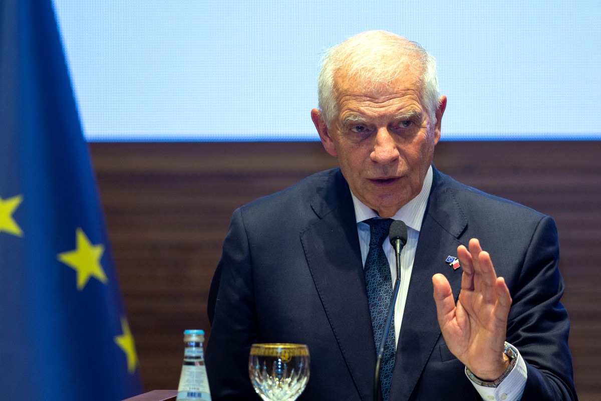Josep Borell, haut représentant de l'Union européenne pour les Affaires étrangères et la politique de Sécurité, s'exprime lors d'une conférence de presse avec le ministre qatari des Affaires étrangères Mohammed ben Abdulrahman ben Jassim al-Thani (non photographié) à Doha, le 19 novembre 2023. (Photo AFP)