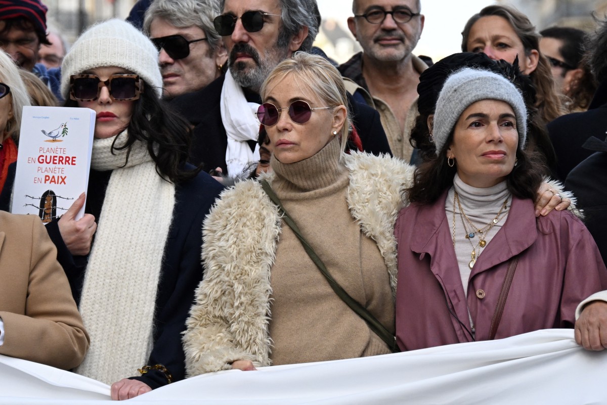 Israël-Hamas: Marche silencieuse à Paris à l'appel du monde de la culture