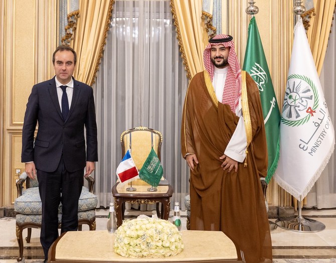 Le ministre saoudien de la Défense s’entretient avec le ministre français des Armées