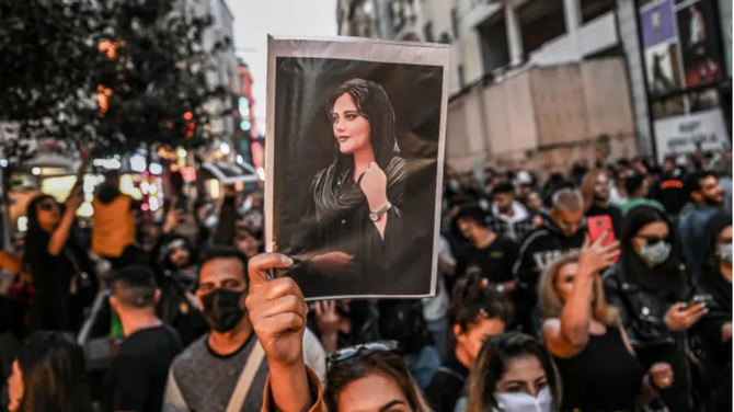 L'avocat du musicien, Amir Raisian, a déclaré au journal réformateur iranien Shargh, samedi en fin de journée, qu'en appel, la Cour suprême avait trouvé "des failles dans la sentence initiale". (AFP)