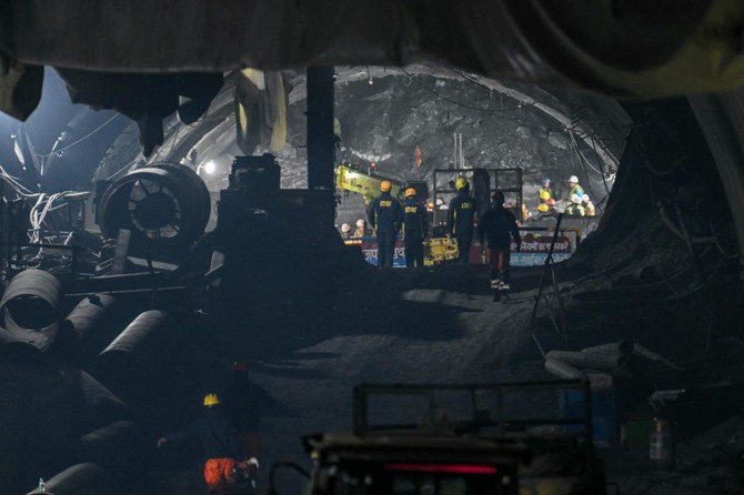 A 14 mètres de la liberté: Regain d'optimisme pour les ouvriers indiens piégés dans un tunnel