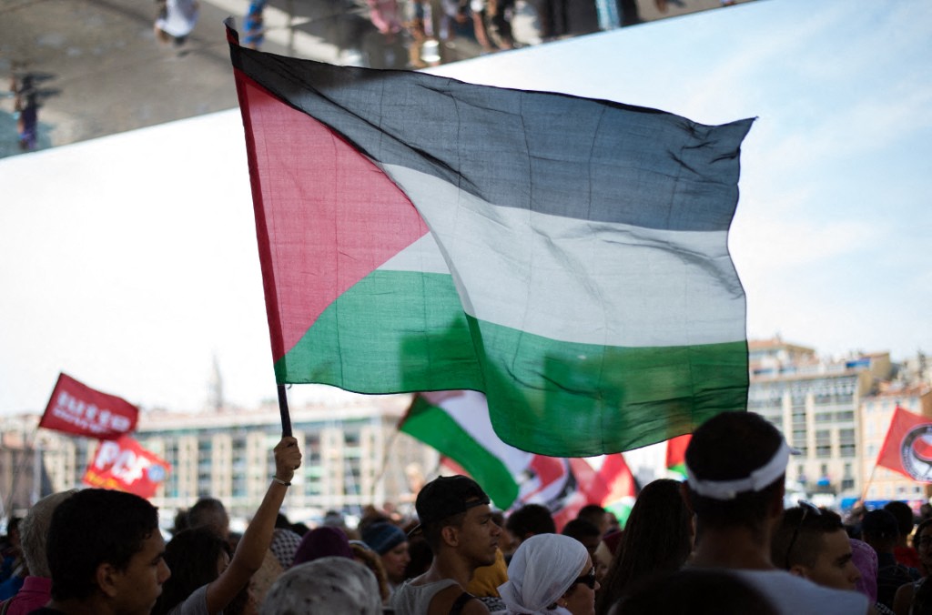 Plusieurs milliers de personnes défilent à Marseille en soutien aux Palestiniens