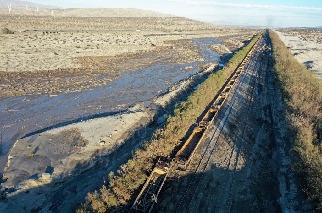 Un train de fret avec du soufre déraille aux Etats-Unis, les habitants encouragés à évacuer
