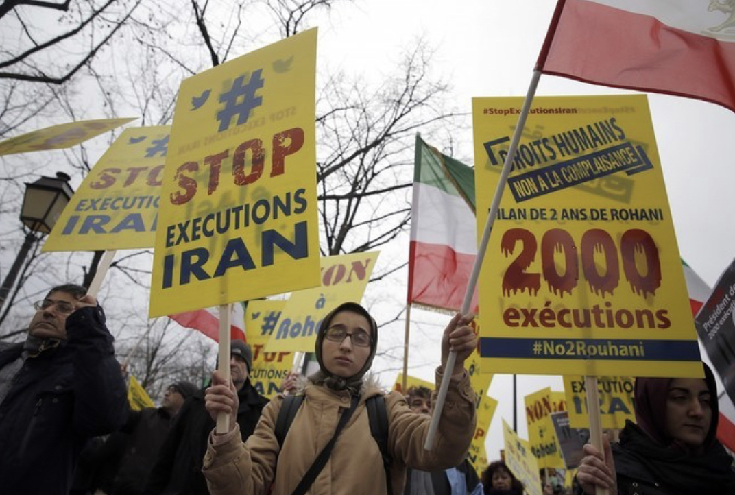 Iran: Un adolescent de 17 ans, condamné à mort pour meurtre, pendu