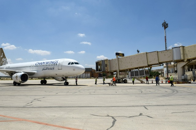 Syrie: L'aéroport de Damas de nouveau hors d'usage après des frappes israéliennes