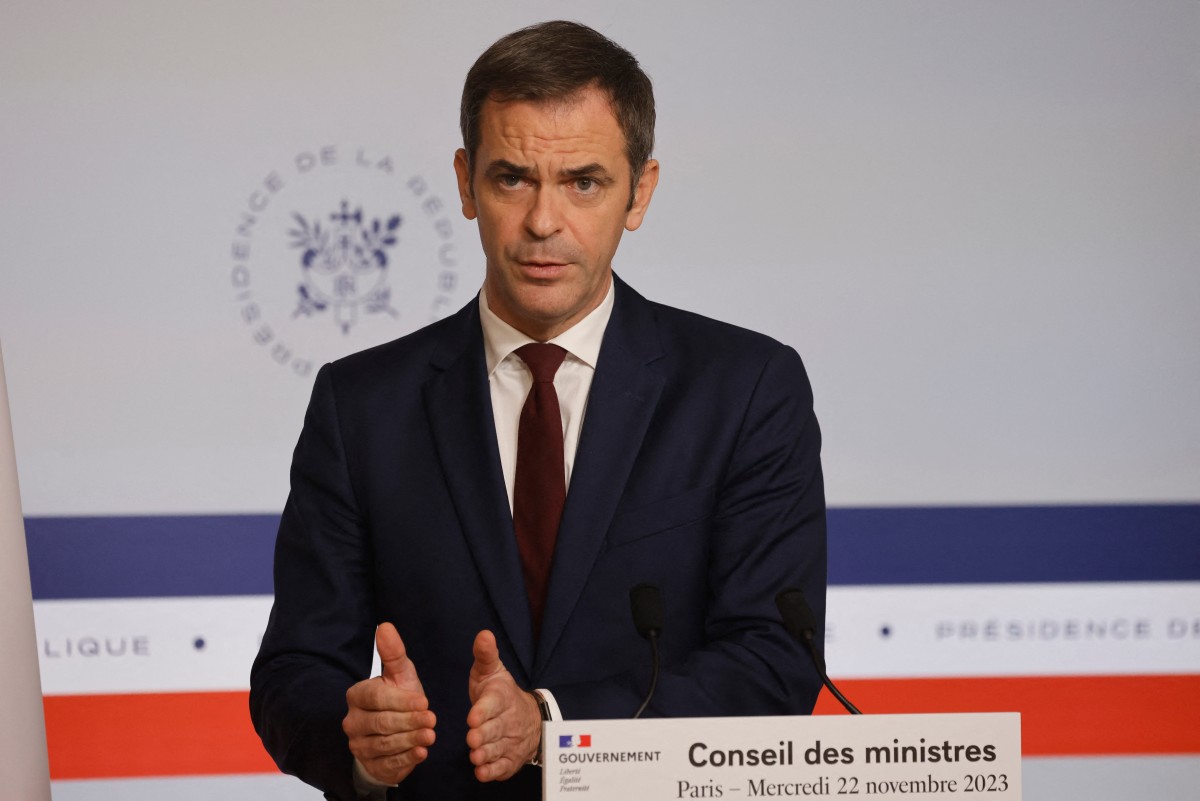 Ministres devant la justice: «ce n'est pas ça» qui fait perdre «confiance» dans les politiques, dit Véran