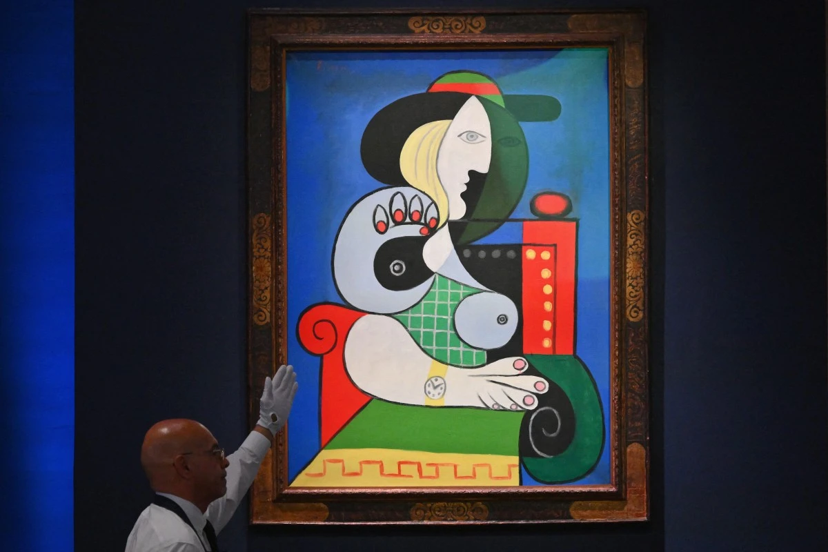 Le tableau de Picasso «Femme à la montre» vendu aux enchères 139,3 millions de dollars