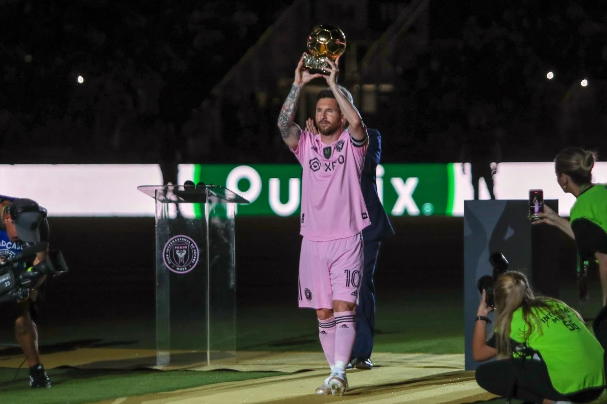 «La saison prochaine sera encore meilleure» promet Messi, fêté pour son 8e Ballon d'Or à Miami