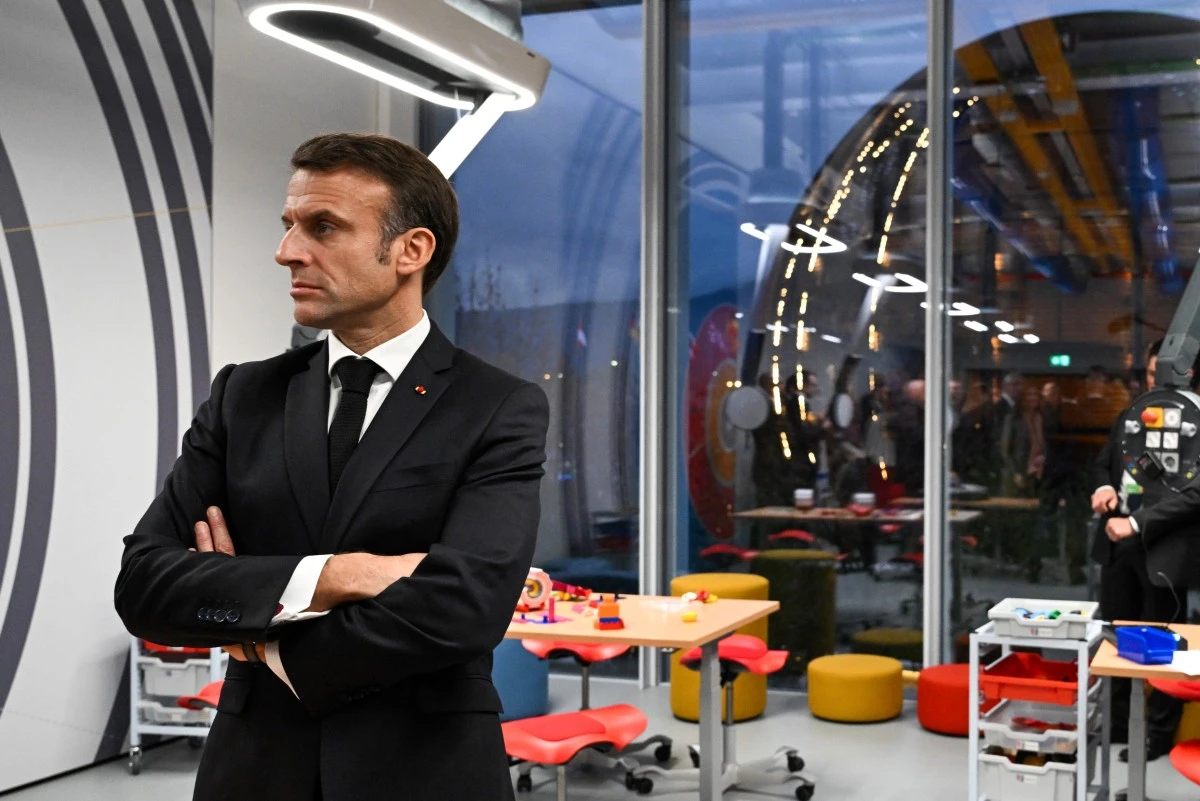 Macron visite le Cern pour redire les ambitions de la France