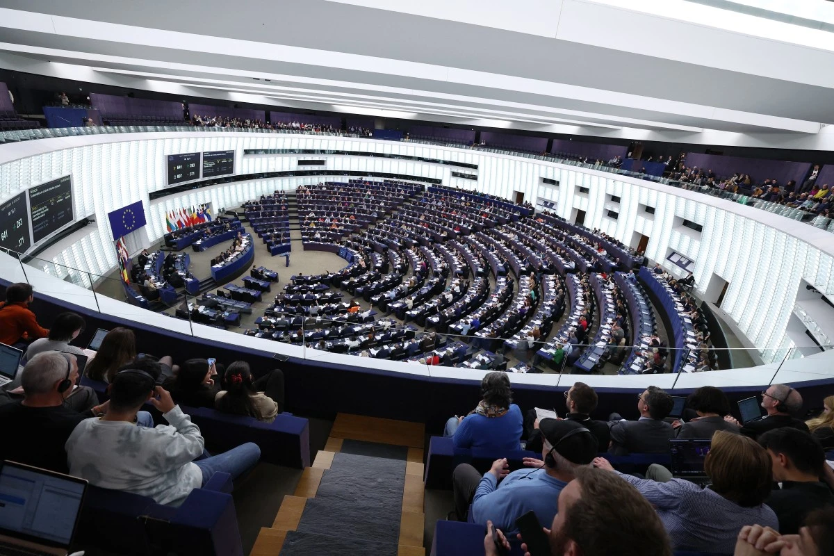 Boîtes de camembert: Bruxelles veut «apaiser les passions»