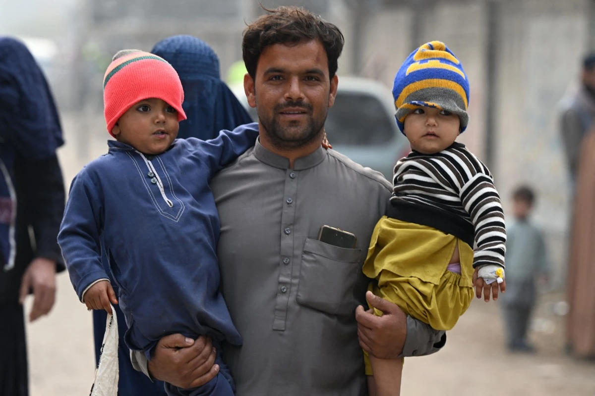 L'interminable attente des Afghans réfugiés au Pakistan qui rêvent d'Occident
