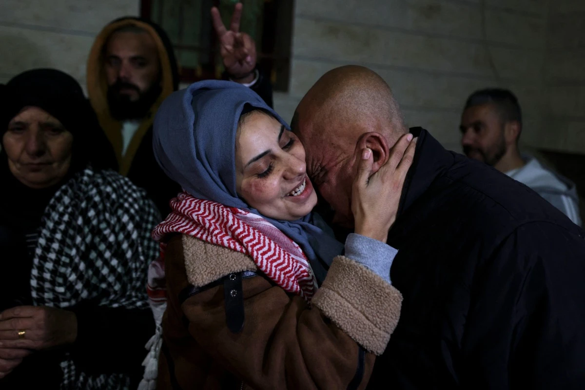 «Bienvenue!»: Les Palestiniens accueillent dans la joie les prisonniers libérés