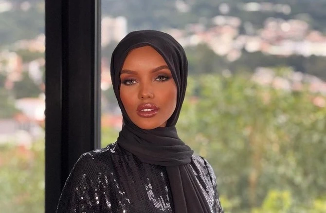 Halima Aden est «reconnaissante» de faire partie du jury de Miss Univers