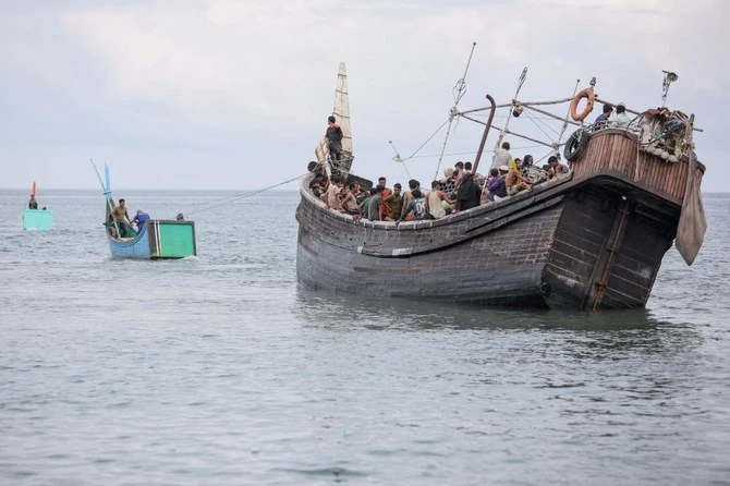 Un bateau de réfugiés rohingyas repéré au large de l'Indonésie