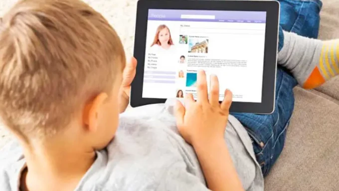 Réseaux sociaux: Les plus vulnérables dans le collimateur!