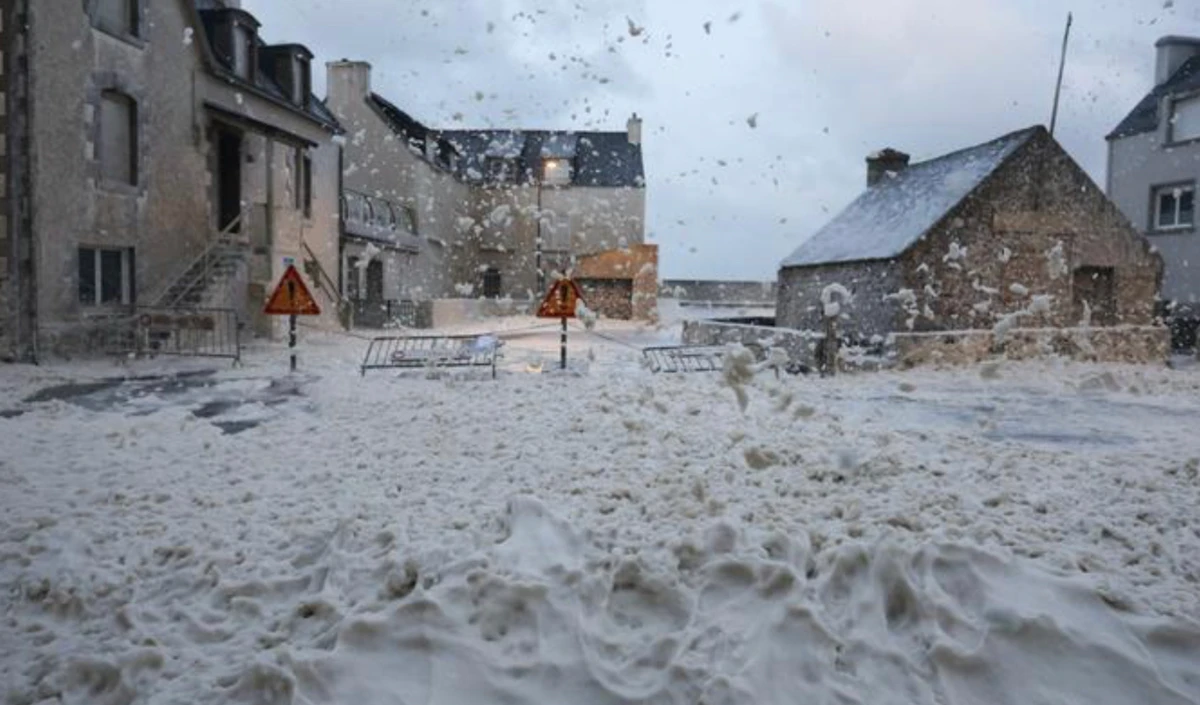 Tempêtes Ciaran et Domingos: Les assureurs estiment les dommages à 1,3 milliard d'euros