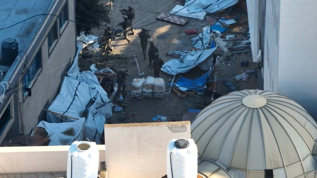 Les troupes israéliennes entrent dans l’hôpital Chifa de Gaza après un échange de tirs à l'extérieur