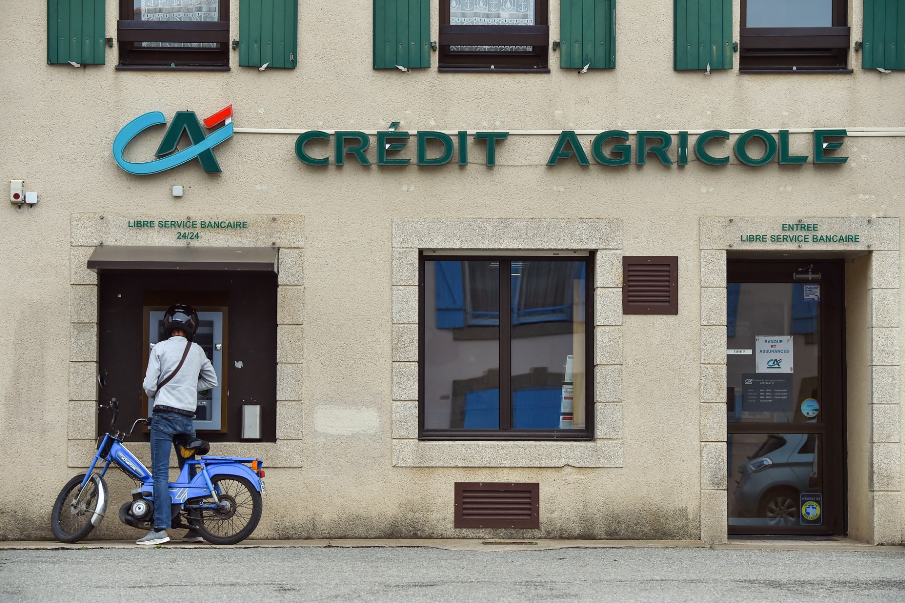 Crédit Agricole ne financera plus de nouveau projet d'extraction d'énergies fossiles