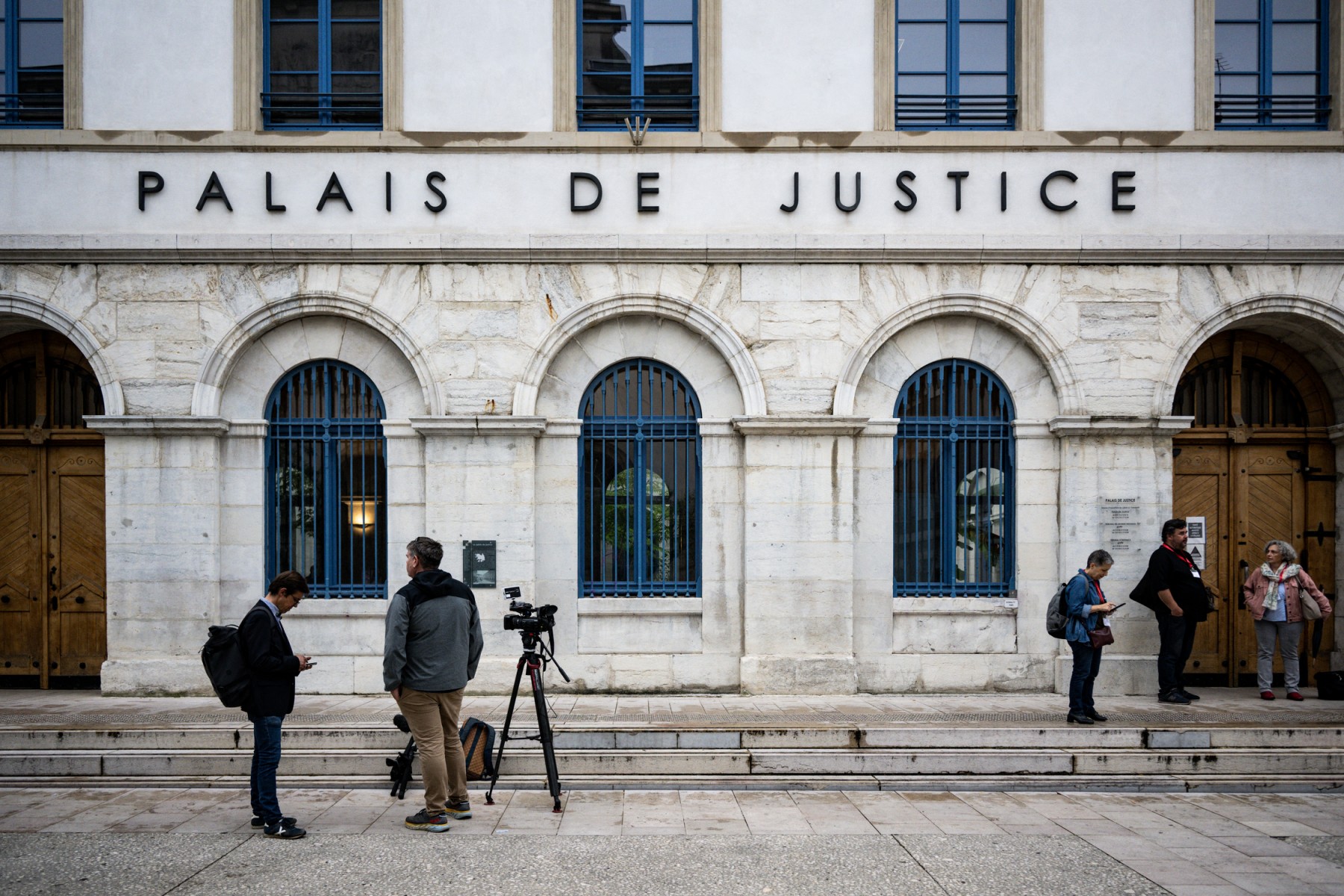 Charlie Hebdo poursuivi en diffamation par une école musulmane de Valence