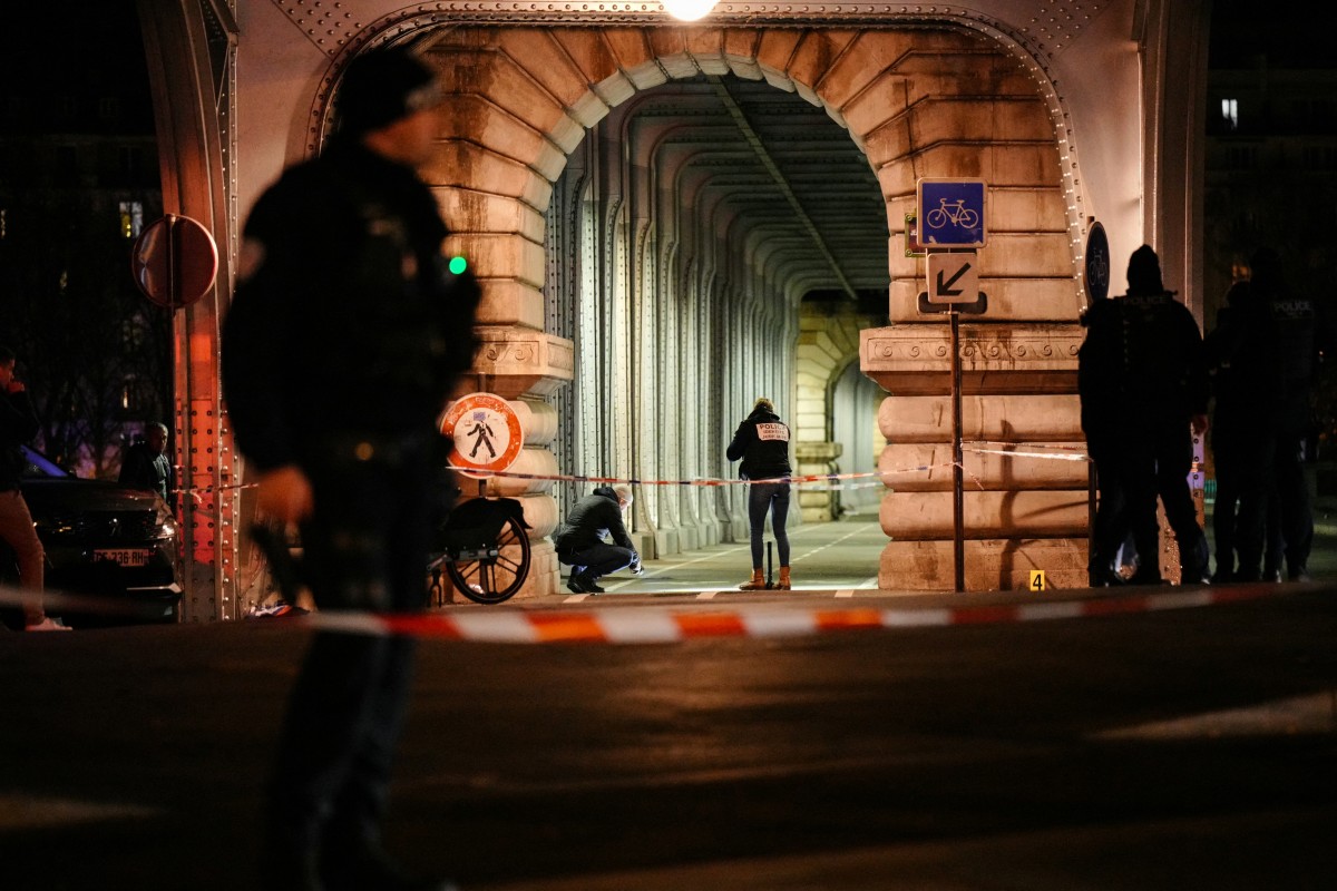 Attentat près de la tour Eiffel: L'assaillant toujours en garde à vue, a fait allégeance à l'EI