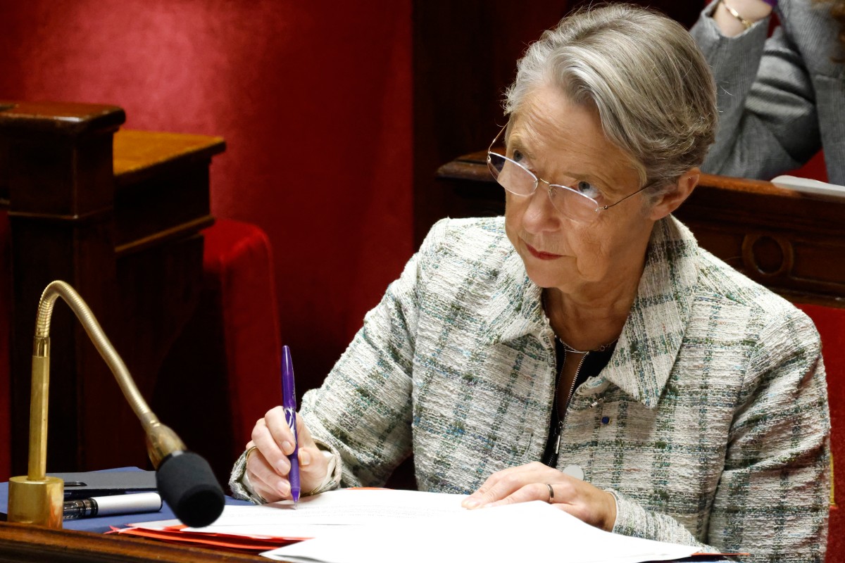 Borne prête à aller «plus loin» pour protéger les Français