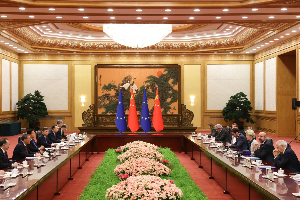 «Déséquilibres et différends» entre Chine et UE: von der Leyen satisfaite des entretiens avec Xi