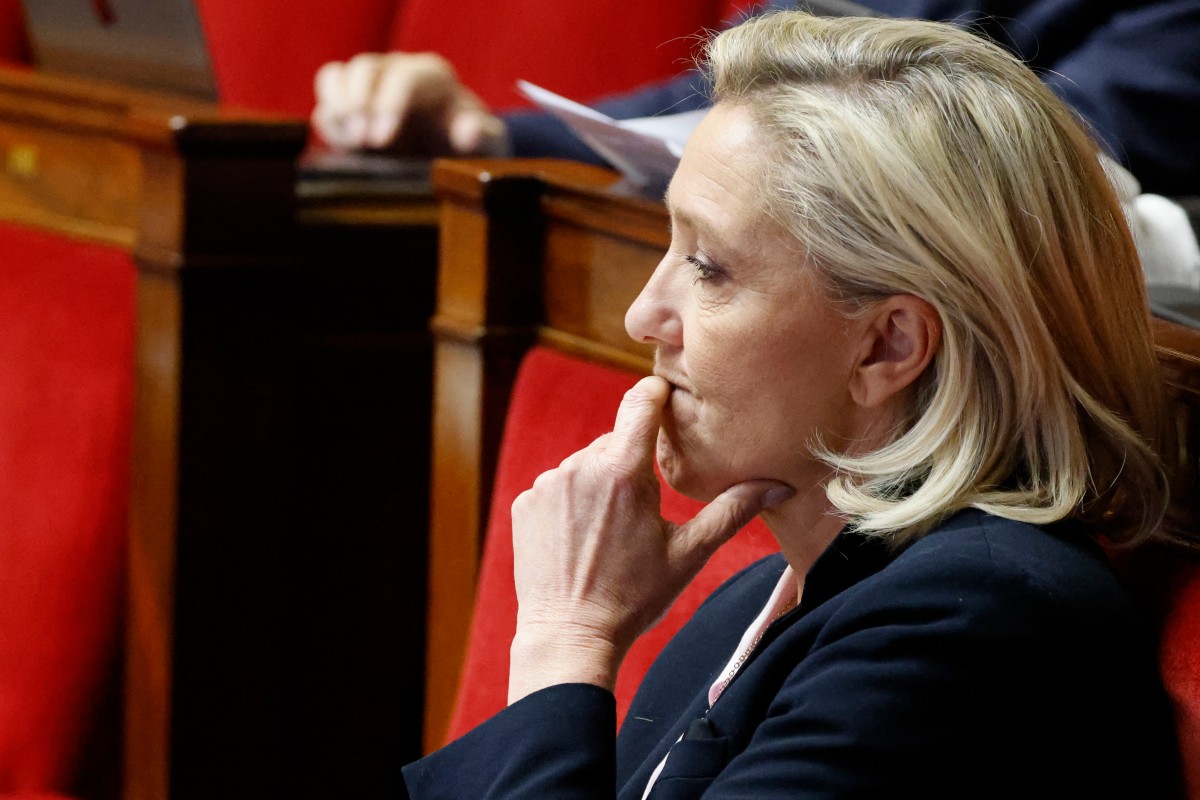 Assistants d'eurodéputés du FN: Marine Le Pen, le parti et 26 personnes renvoyées en procès