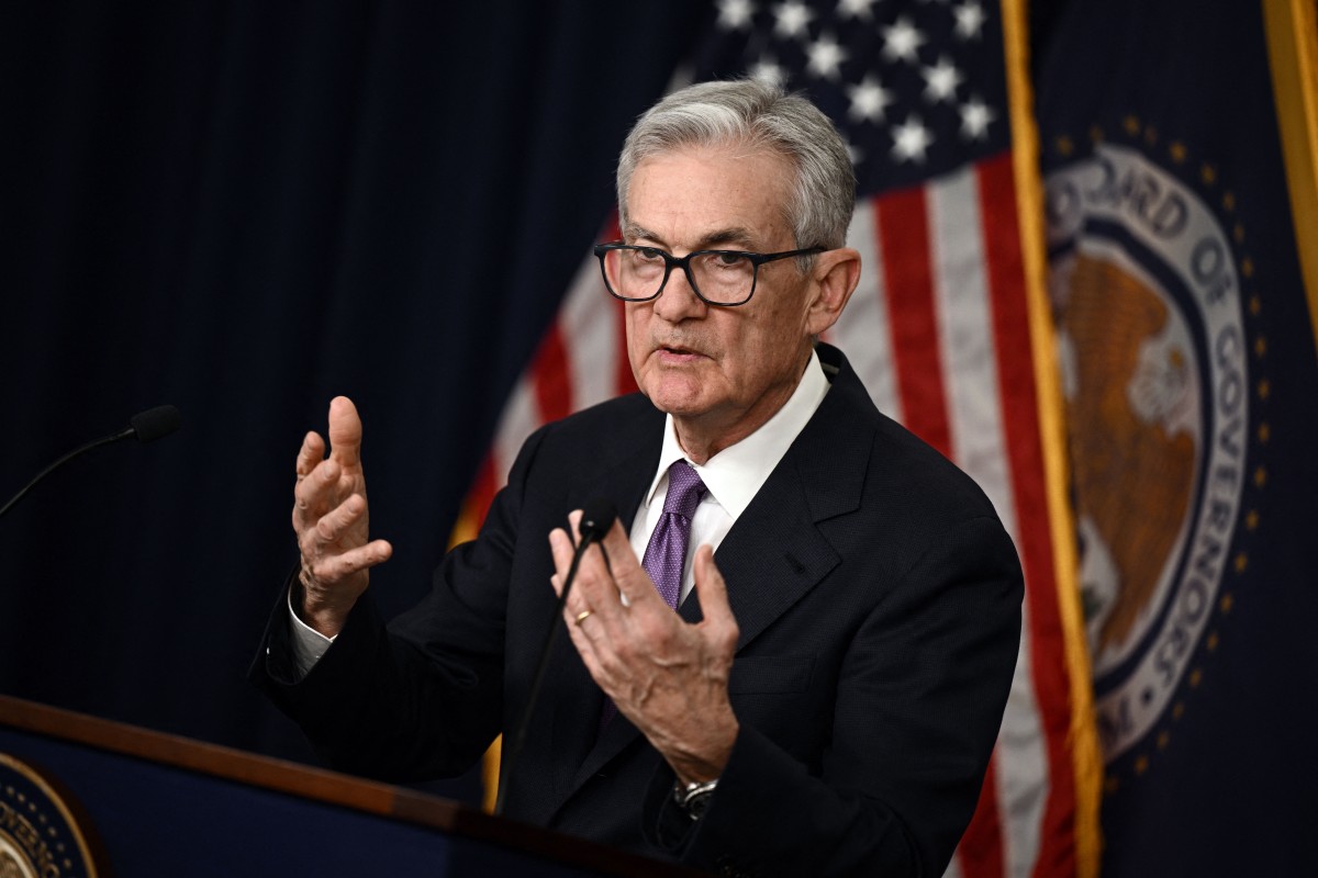 Aux Etats-Unis, la Fed maintient le cap, note que l'économie ralentit