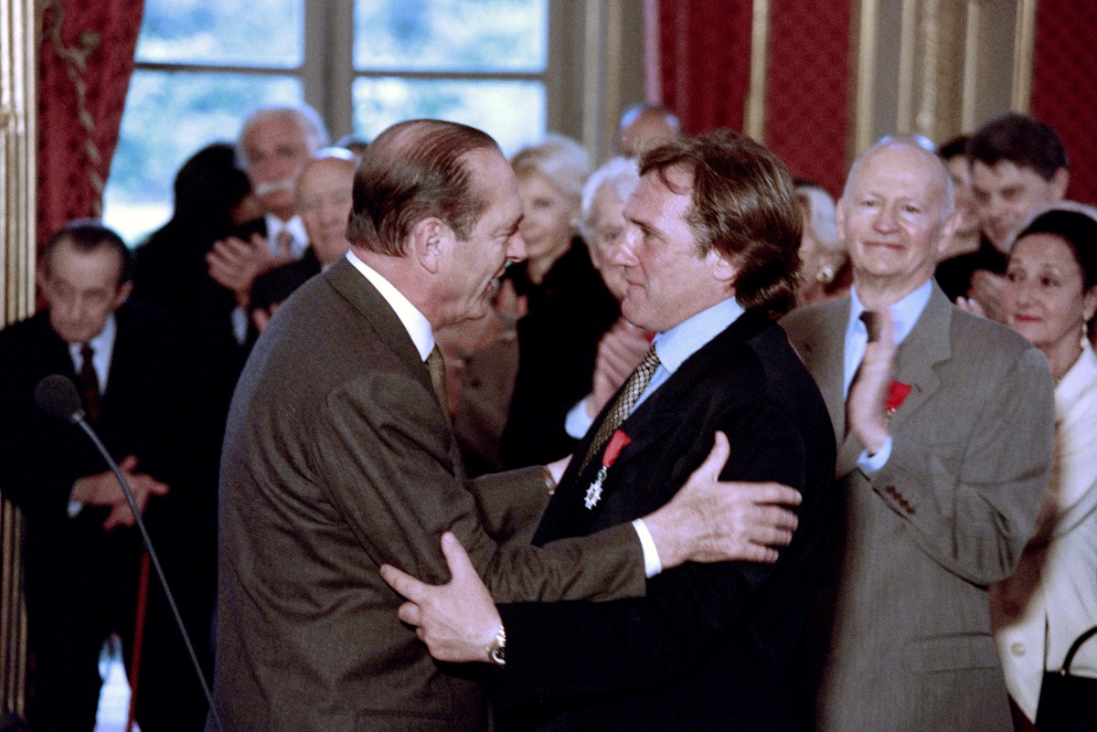 Gérard Depardieu fait «honte à la France», sa légion d'honneur menacée