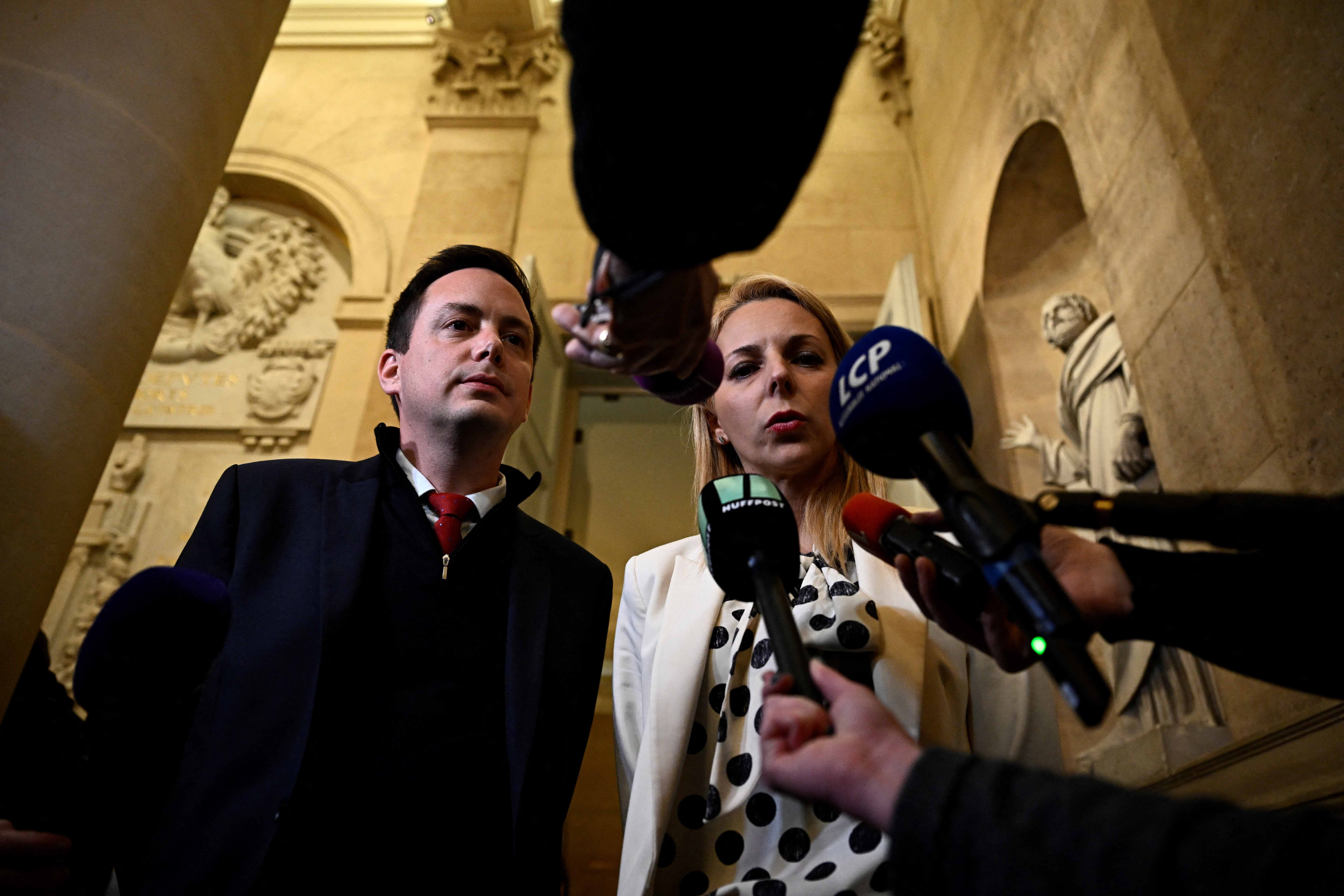 Loi immigration: reprise d'une réunion décisive au Parlement, le bras de fer continue