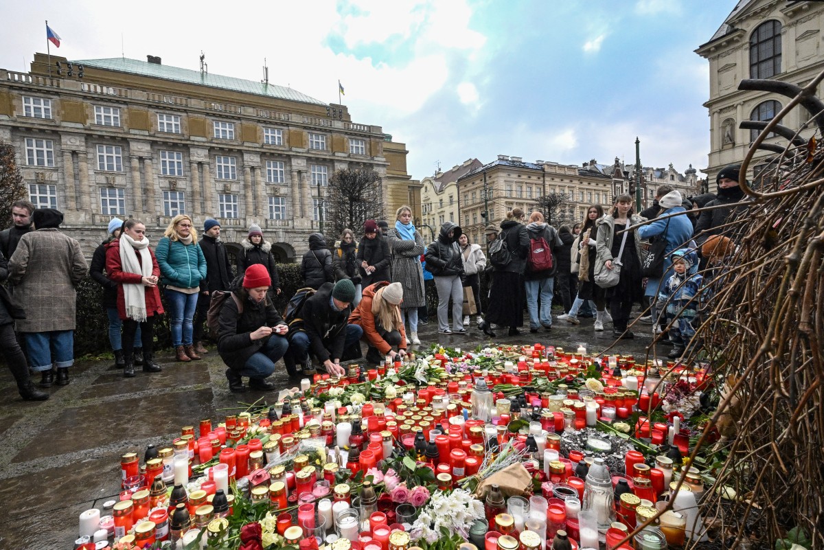 Fusillade à l'université de Prague: La police cherche à comprendre les motivations du tueur