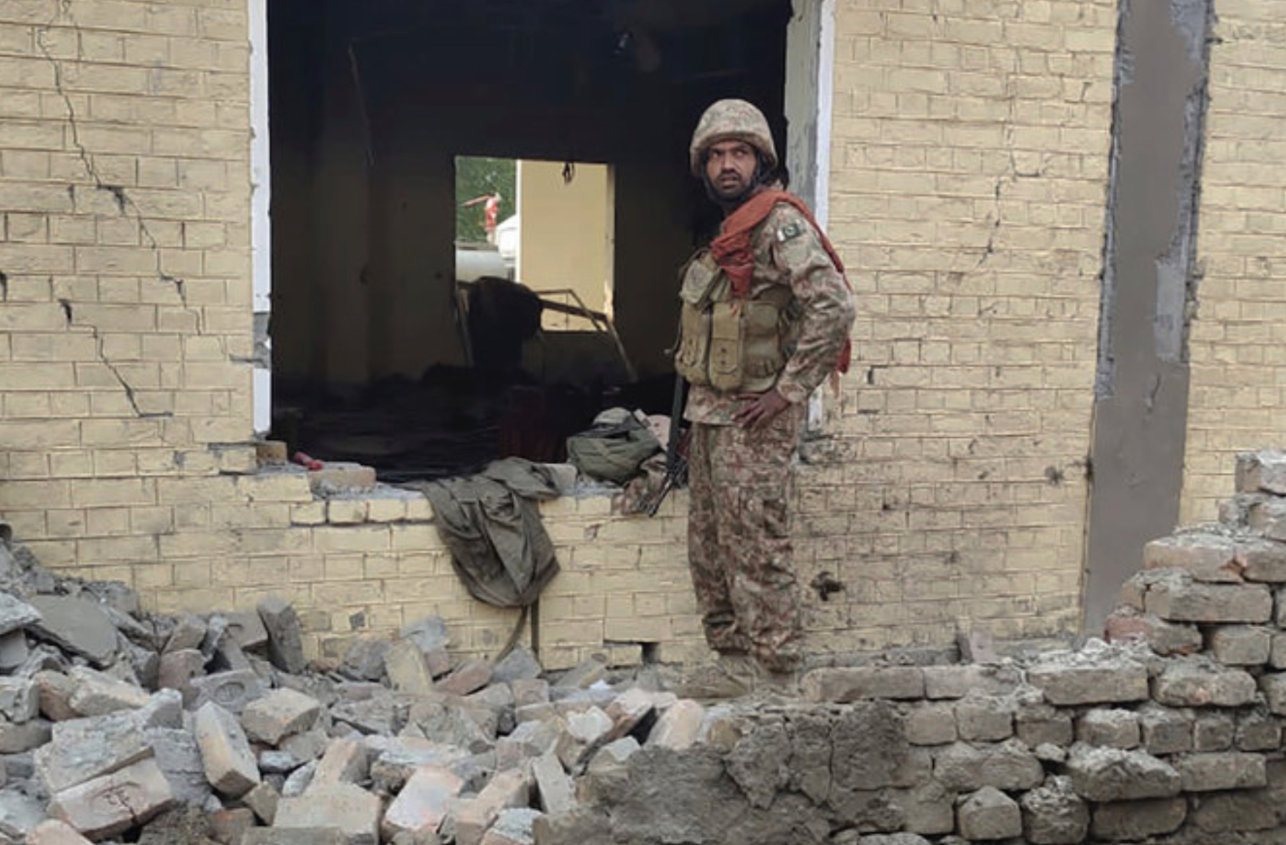 Pakistan: 23 morts dans un attentat contre un bâtiment militaire