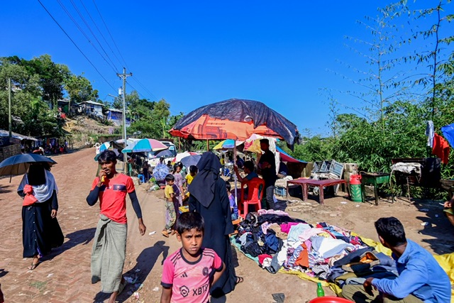 Au Bangladesh, la faim et l'insécurité comme lot quotidien des Rohingyas