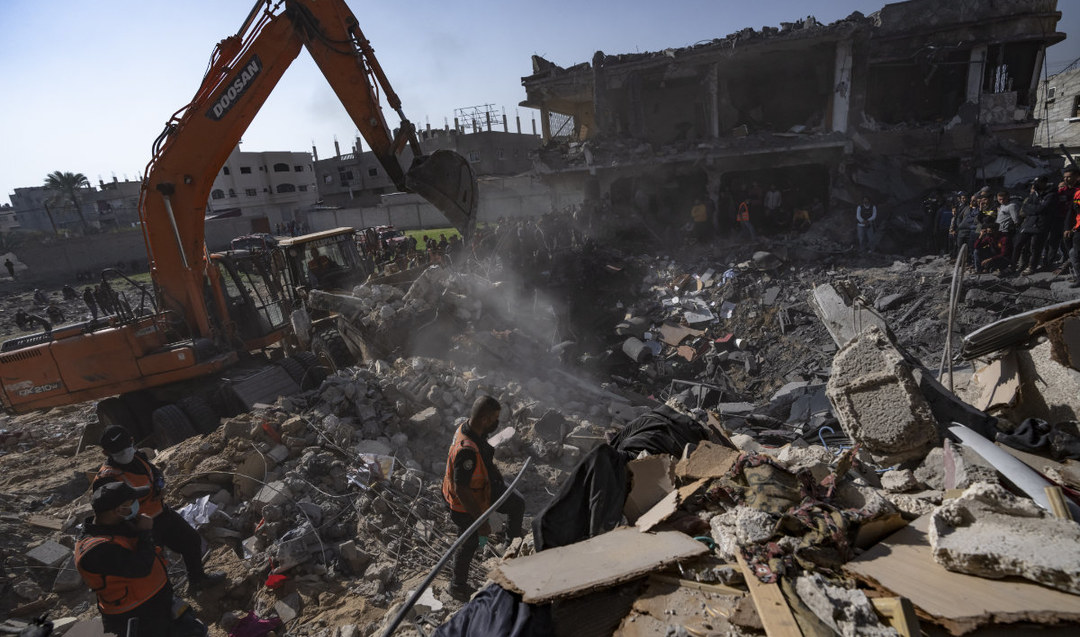 Des dizaines de Palestiniens tués lors de frappes israéliennes sur le centre et le sud de Gaza
