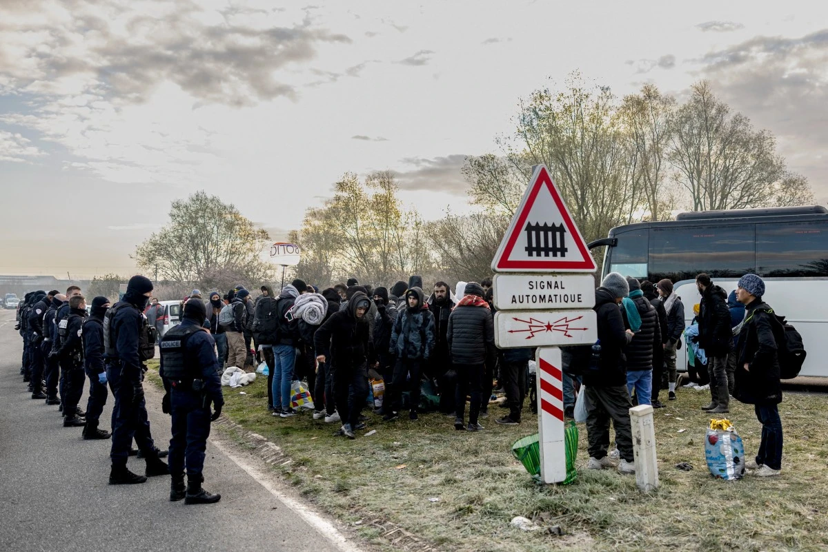 Migrants: Évacuation de grande ampleur des campements du littoral du nord de la France