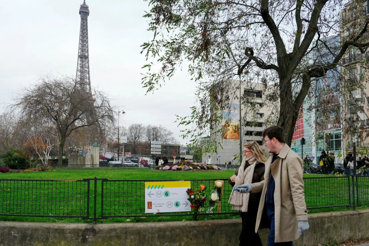 Au lendemain de l'attaque, les touristes semblent peu inquiets pour leur sécurité à Paris