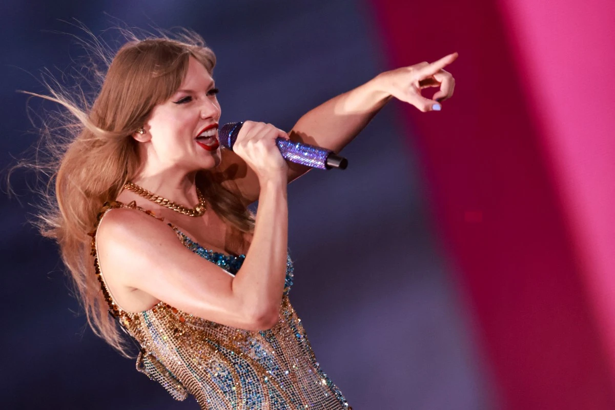 Taylor Swift lors de sa tournée Eras Tour au stade Sofi d'Inglewood, en Californie, le 7 août 2023. Le magazine Time a désigné l'icône pop américaine Taylor Swift comme personne de l'année le 6 décembre 2023, qualifiant la force musicale de la nature de "héroïne de sa propre histoire". (Photo par Michael Tran AFP)