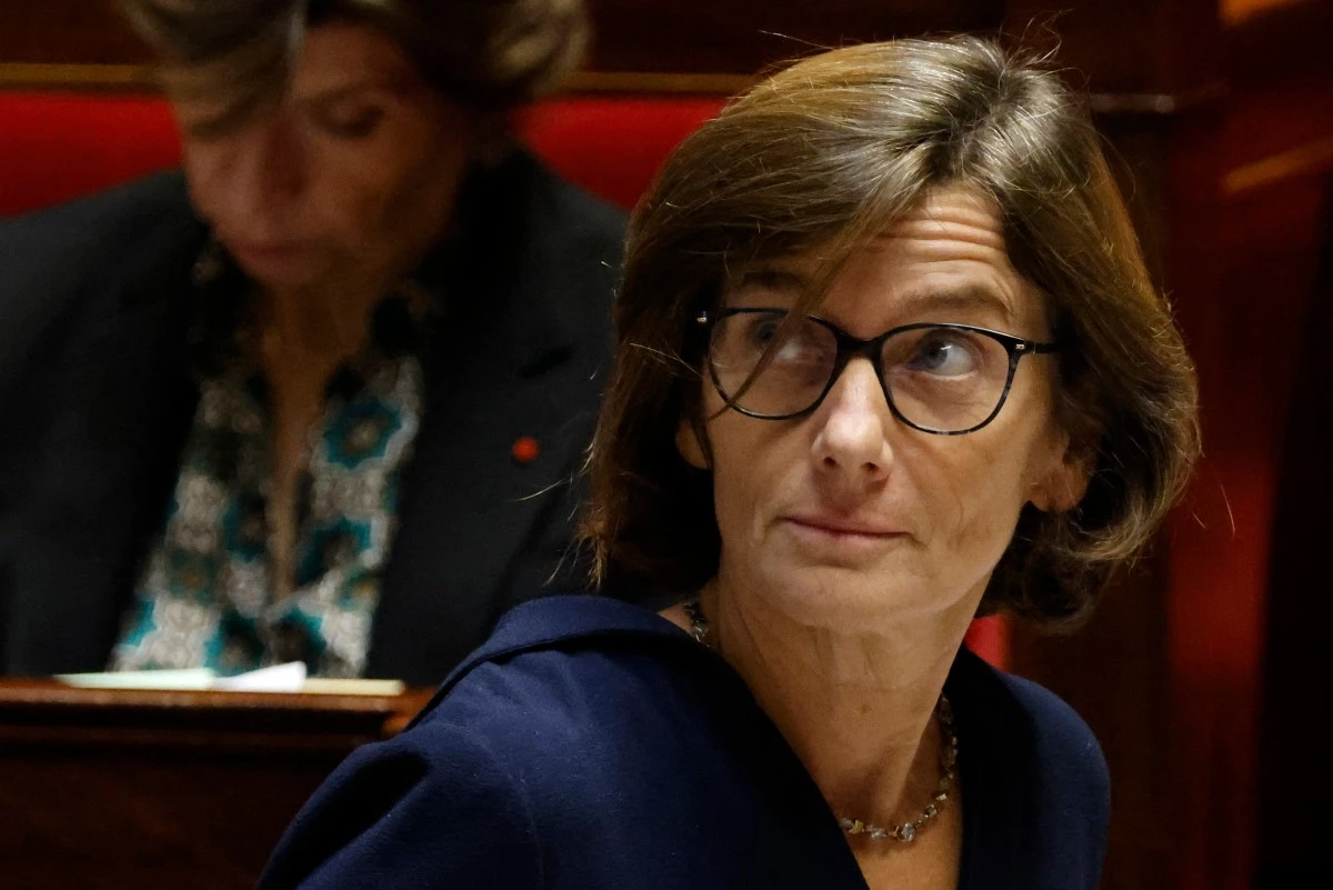 Mediapart épingle la nouvelle ministre de la Santé pour 20 000 euros de cadeaux