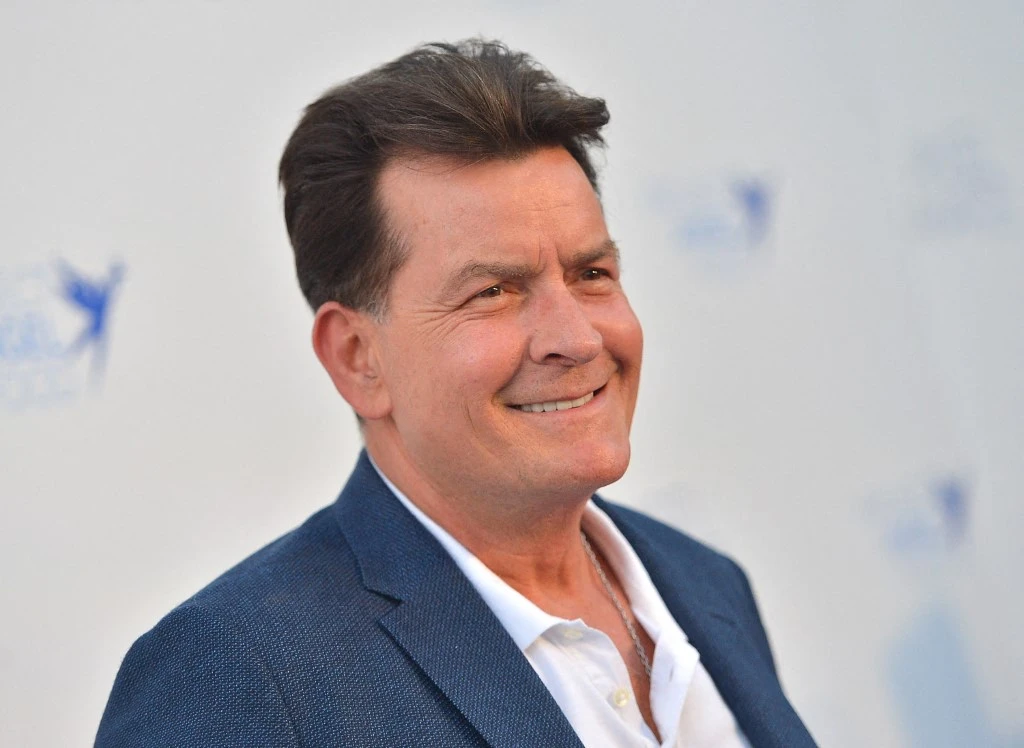 L'acteur américain Charlie Sheen agressé à son domicile de Malibu