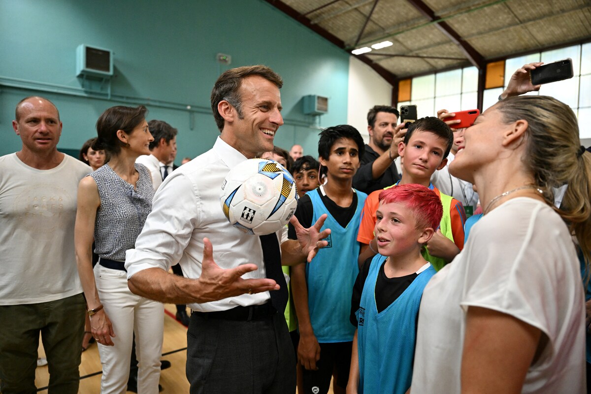 A 200 jours des Jeux, Macron appelle les Français à faire du sport « chaque jour »
