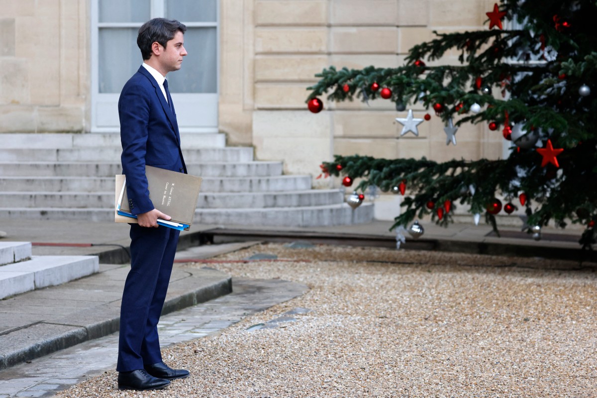 Le jeune et bouillonnant Gabriel Attal attendu à Matignon