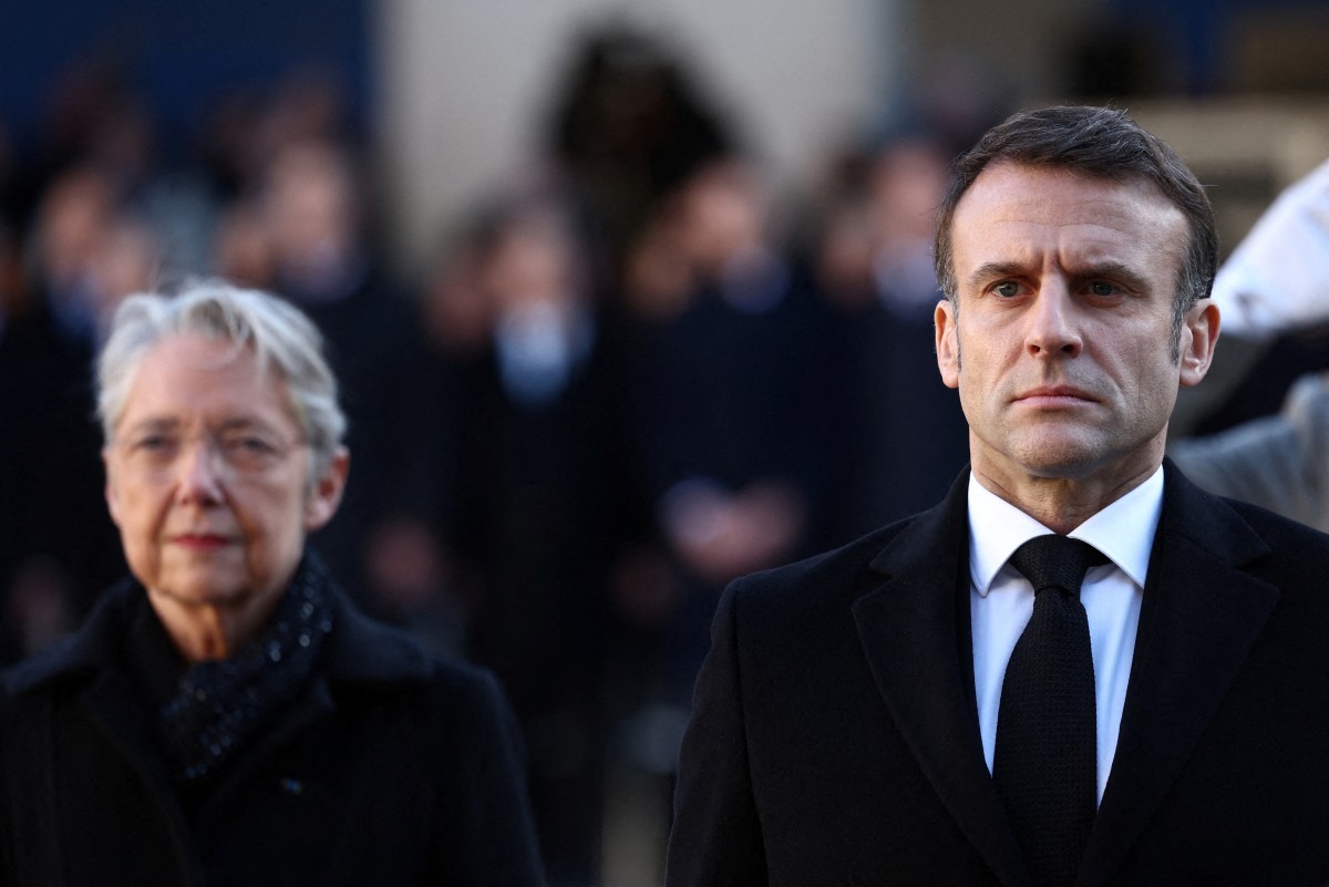 Remaniement: Borne, Denormandie, Lecornu... Macron retourne le Rubik's cube de Matignon
