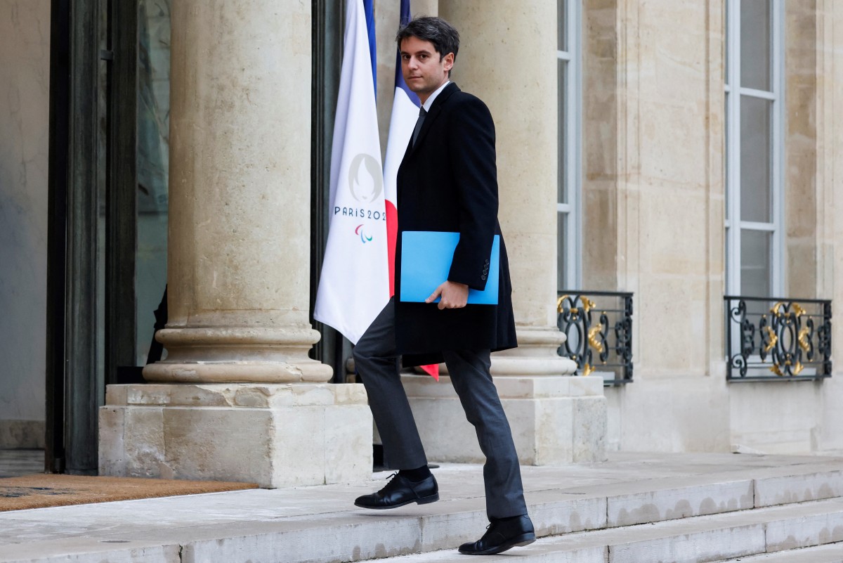 Le Premier ministre français Gabriel Attal arrive à la réunion hebdomadaire du cabinet au palais présidentiel de l'Elysée à Paris, le 12 janvier 2024. (Photo Ludovic Marin AFP)