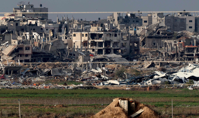 Raids israéliens meurtriers à Gaza, médicaments attendus pour les otages