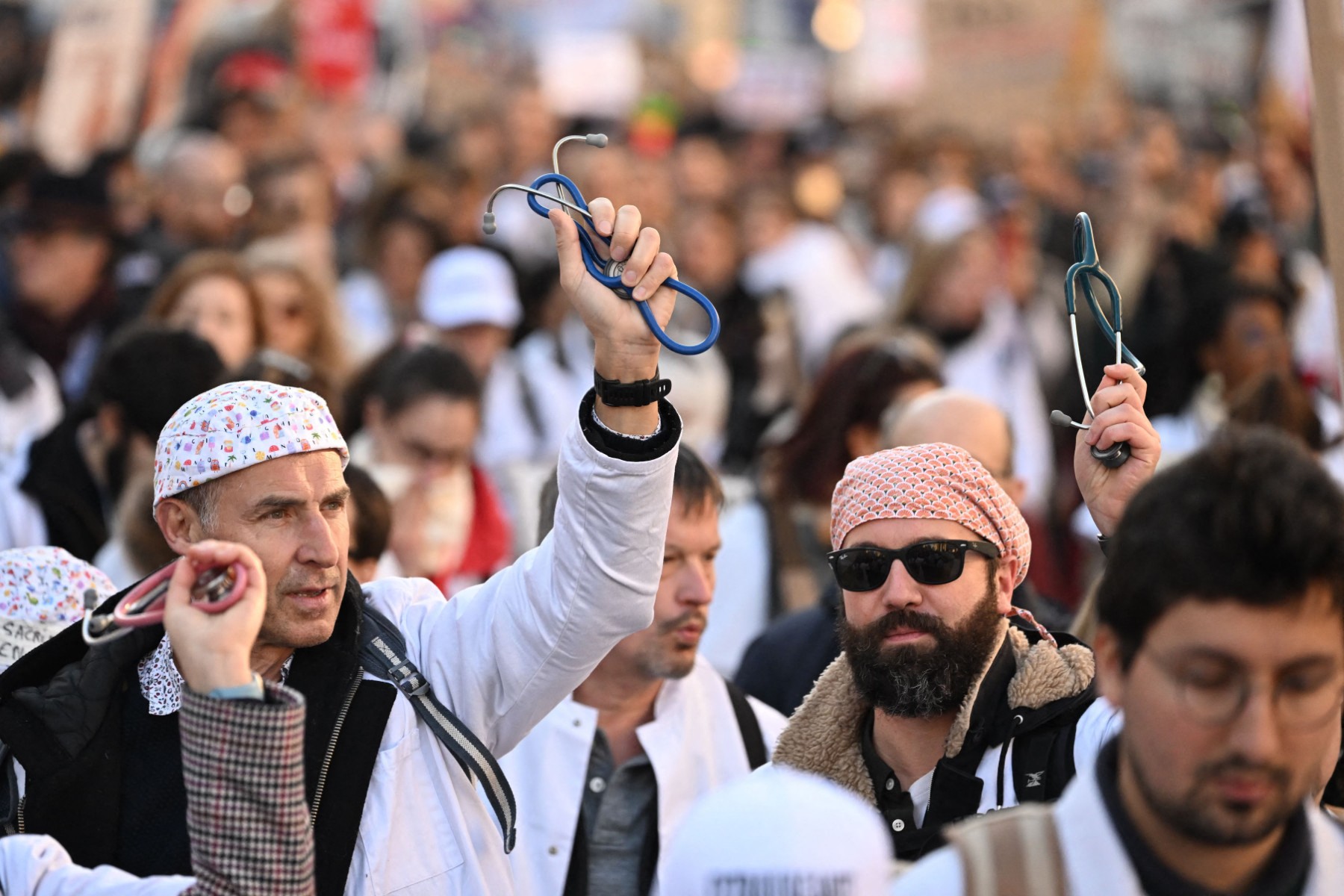 Manifestation à Paris de médecins diplômés à l'étranger