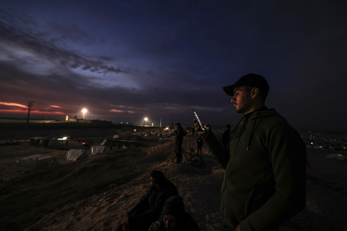 Gaza: après une semaine de coupure, retour progressif du téléphone et internet
