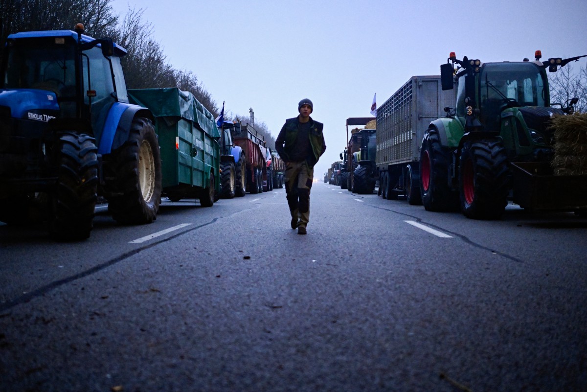 Face aux actions coup de poing des agriculteurs, les autorités accusées de mansuétude