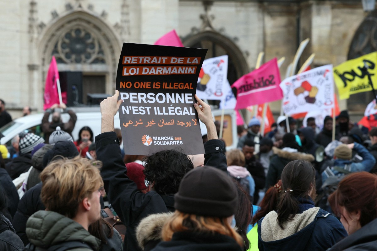 Immigration: le Conseil constitutionnel «pas là pour rendre des services politiques», souligne Fabius
